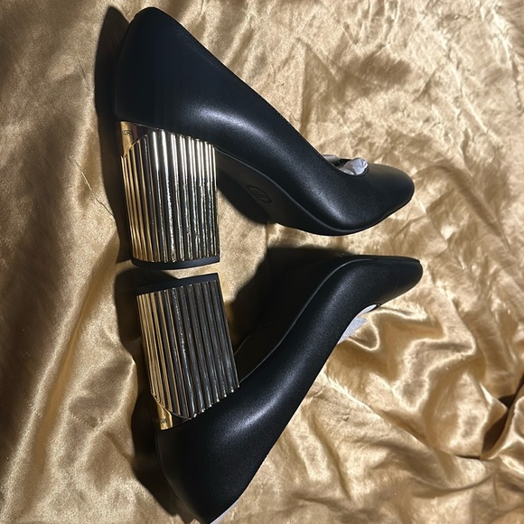 ✨— BRAND NEW — ✨ Michael Kors - Porter Flex Pump - Black - Women’s 9.5 👠 - Picture 3 of 5